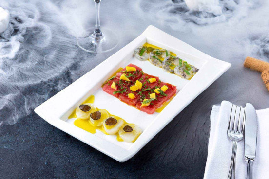 Tuna carpaccio, shrimp, scallops